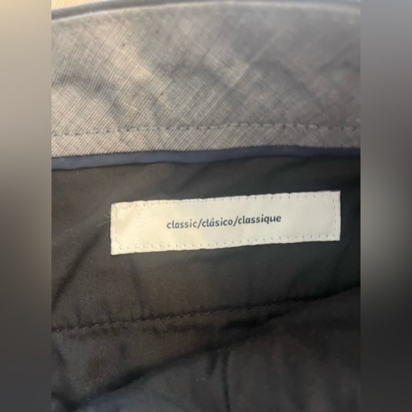 NWT - Amazon Essentials Men's Classic-Fit 9" Shorts - Picture 7 of 9